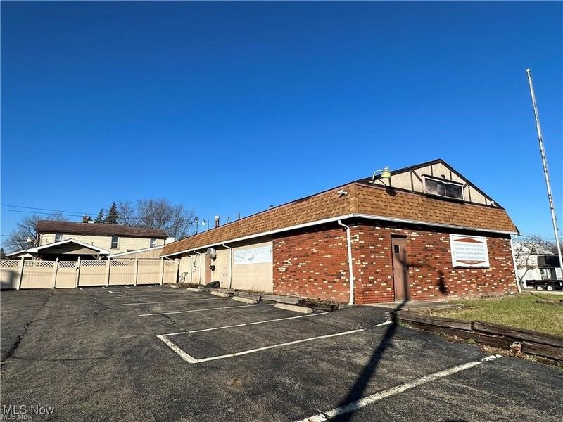 230 N Main Street, Niles, OH 44446 Photo 3