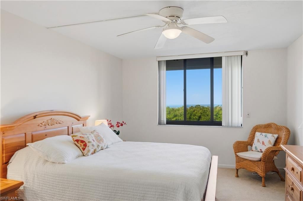 11 Bluebill Ave, Unit 404, Naples, FL 34108 Photo