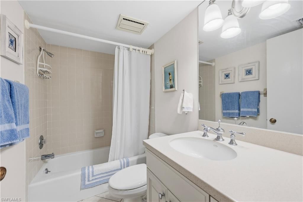 11 Bluebill Ave, Unit 404, Naples, FL 34108 Photo