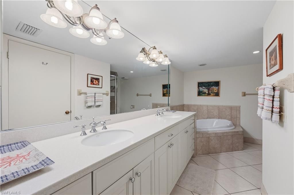 11 Bluebill Ave, Unit 404, Naples, FL 34108 Photo