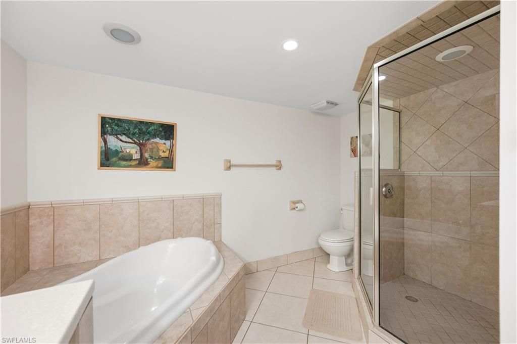 11 Bluebill Ave, Unit 404, Naples, FL 34108 Photo