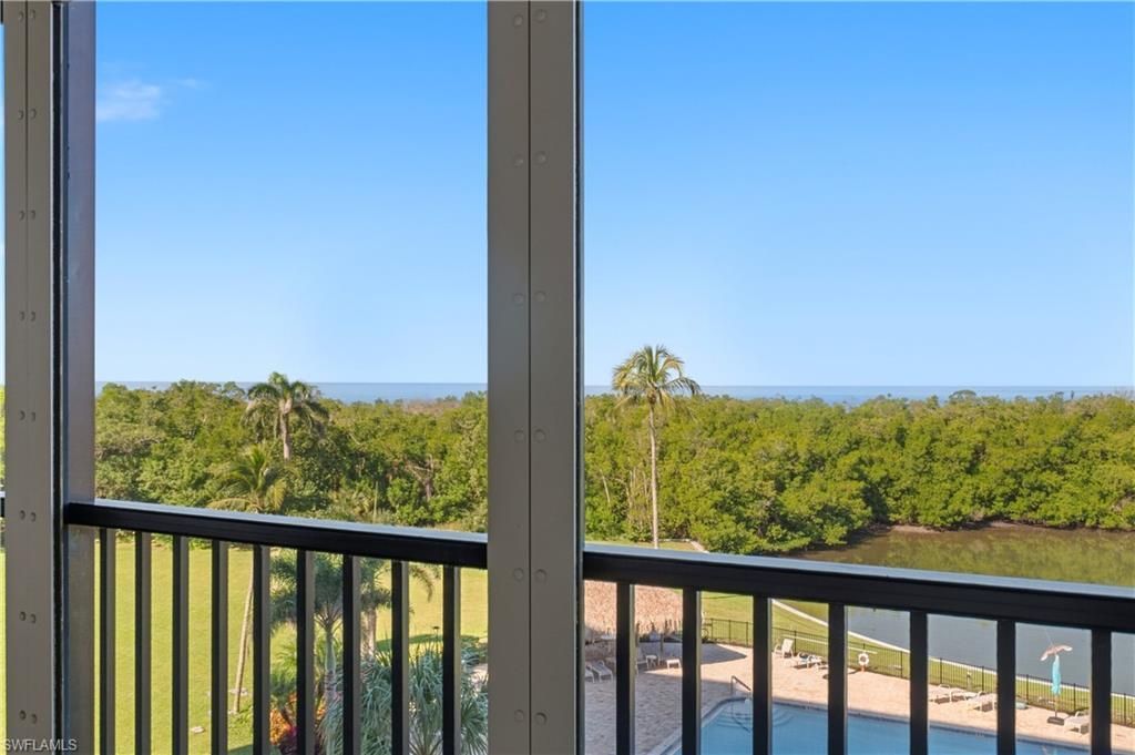 11 Bluebill Ave, Unit 404, Naples, FL 34108 Photo