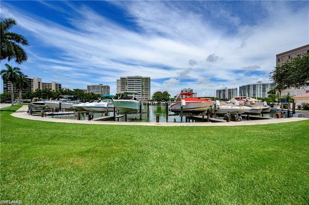 11 Bluebill Ave, Unit 404, Naples, FL 34108 Photo