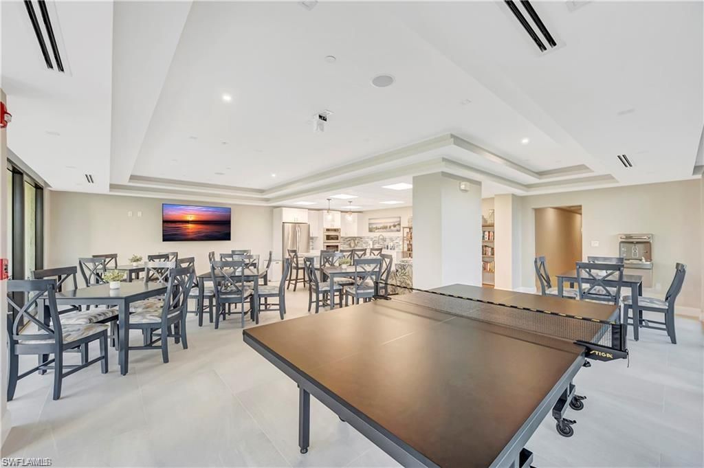 11 Bluebill Ave, Unit 404, Naples, FL 34108 Photo