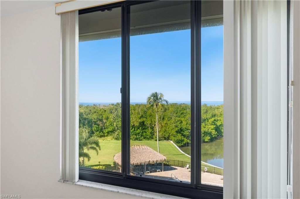 11 Bluebill Ave, Unit 404, Naples, FL 34108 Photo