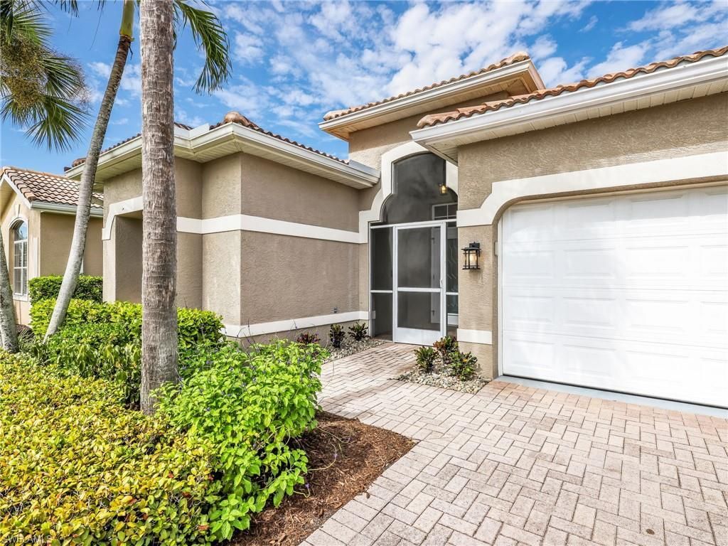 92 Glen Eagle Cir, Naples, FL 34104 Photo
