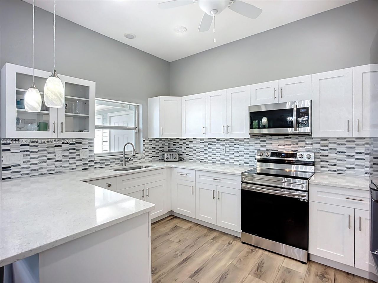 2424-2426 Bay Drive, Bradenton, FL 34207 Photo