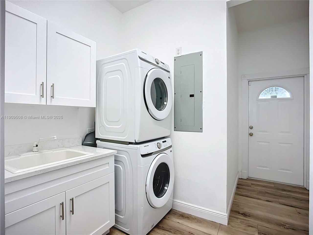 2424-2426 Bay Drive, Bradenton, FL 34207 Photo