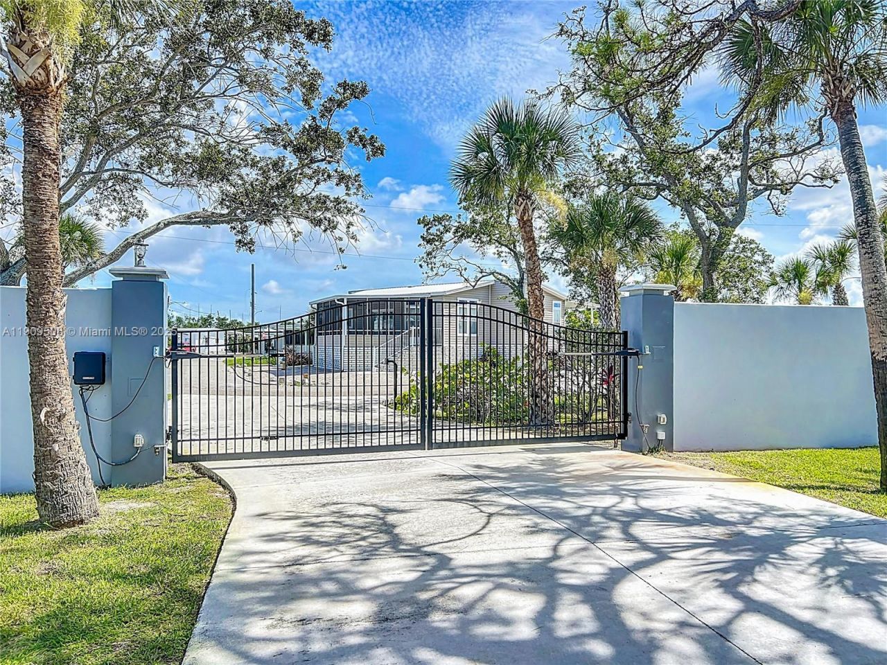 2424-2426 Bay Drive, Bradenton, FL 34207 Photo