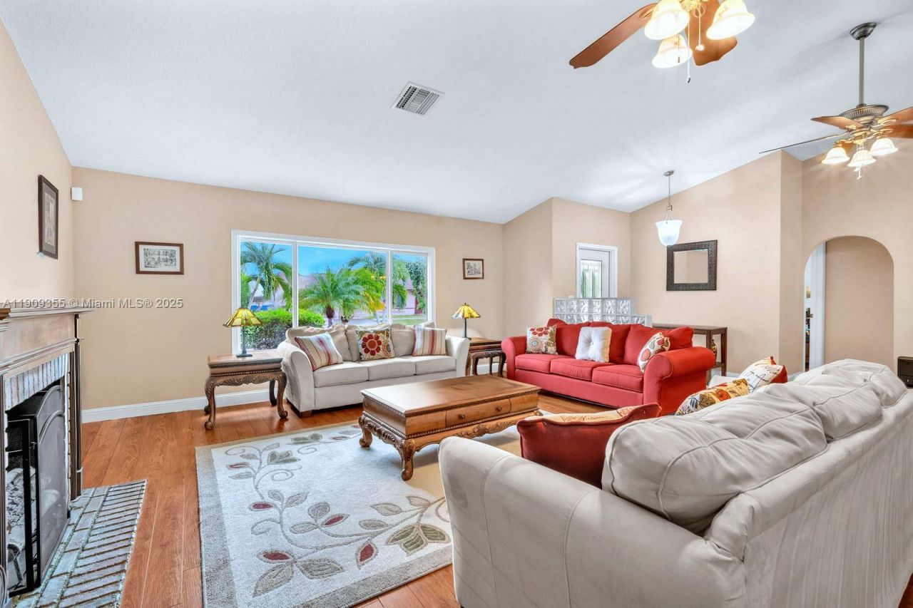 911 NW 135th Way, Sunrise, FL 33325 Photo