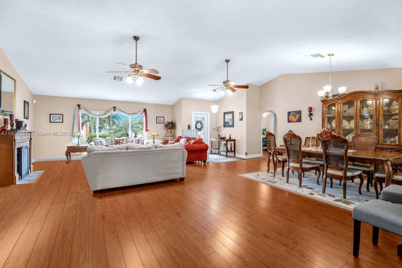 911 NW 135th Way, Sunrise, FL 33325 Photo