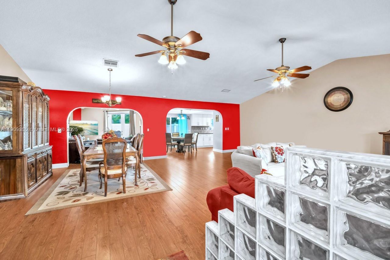 911 NW 135th Way, Sunrise, FL 33325 Photo