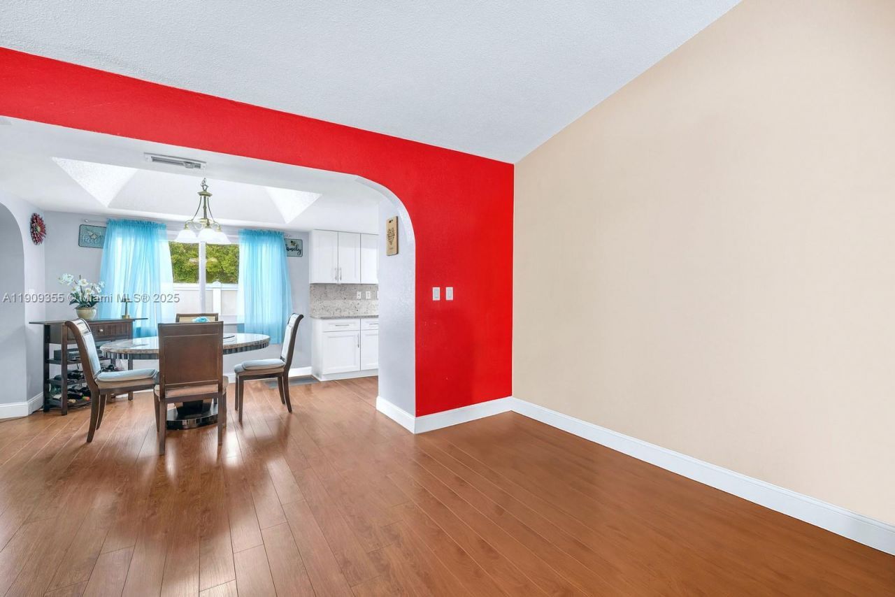 911 NW 135th Way, Sunrise, FL 33325 Photo