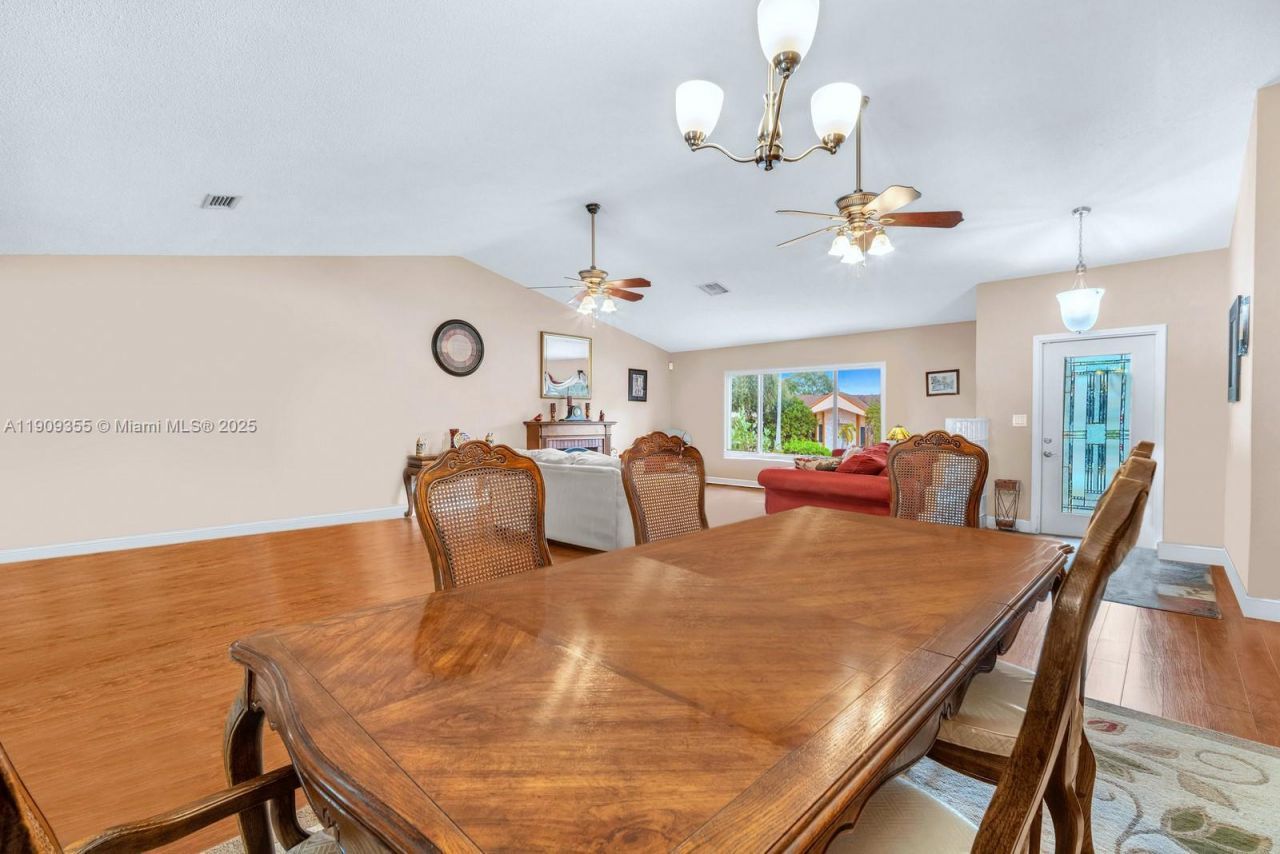 911 NW 135th Way, Sunrise, FL 33325 Photo