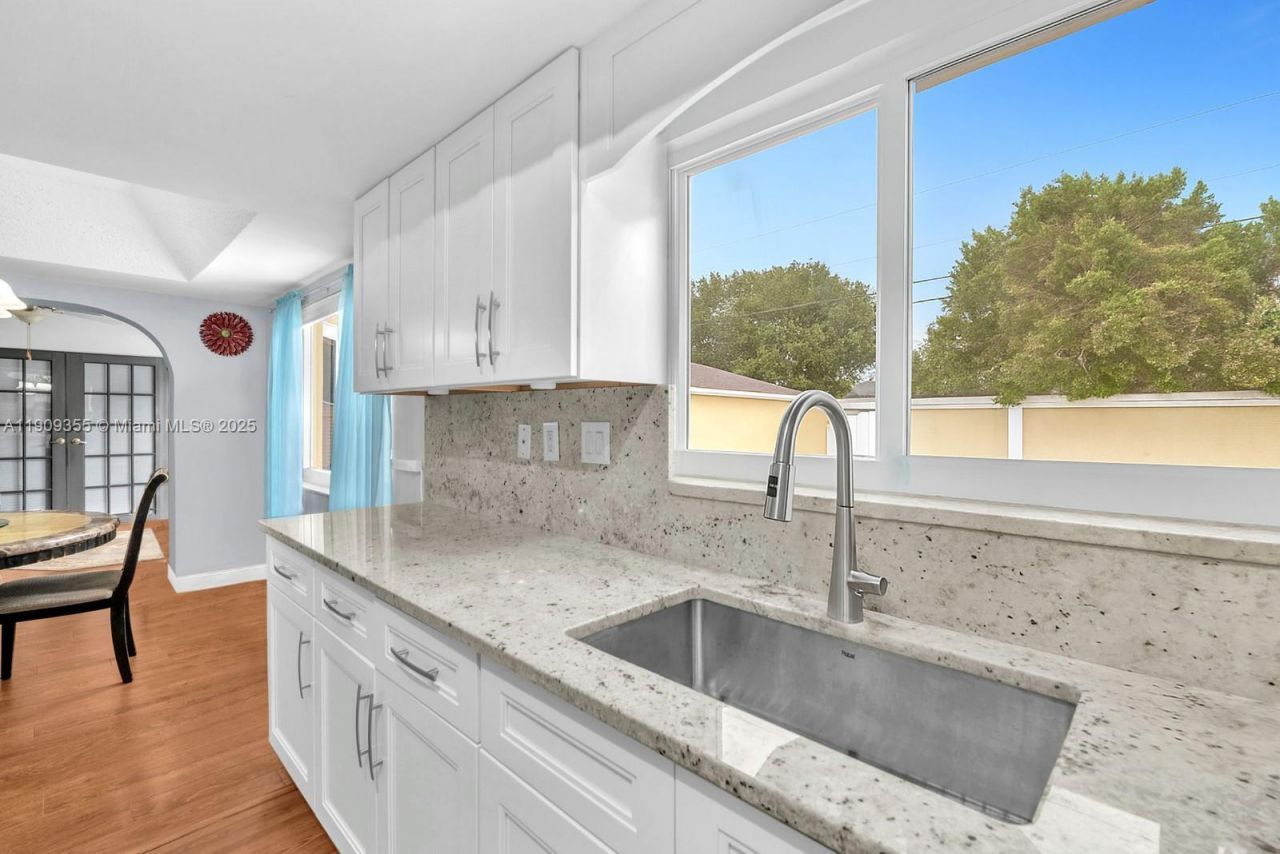 911 NW 135th Way, Sunrise, FL 33325 Photo