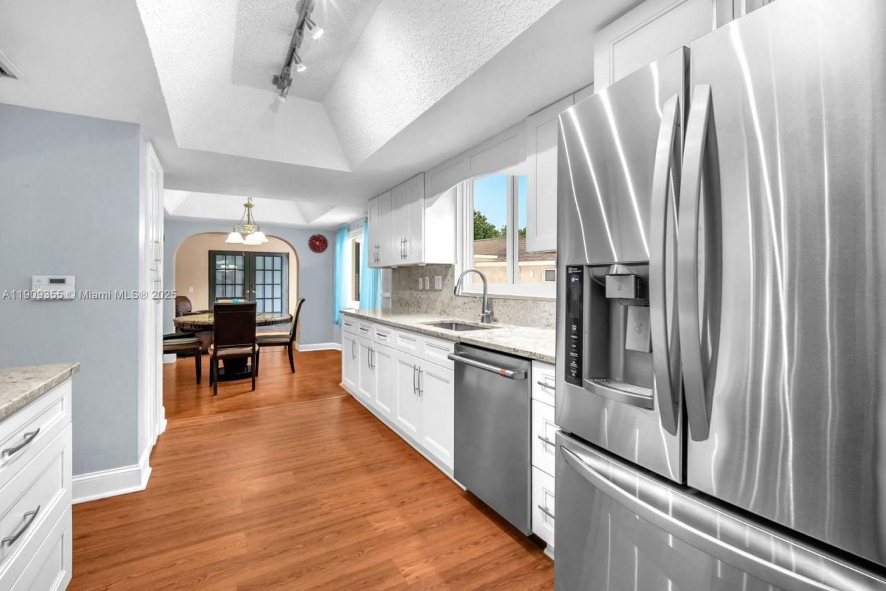 911 NW 135th Way, Sunrise, FL 33325 Photo