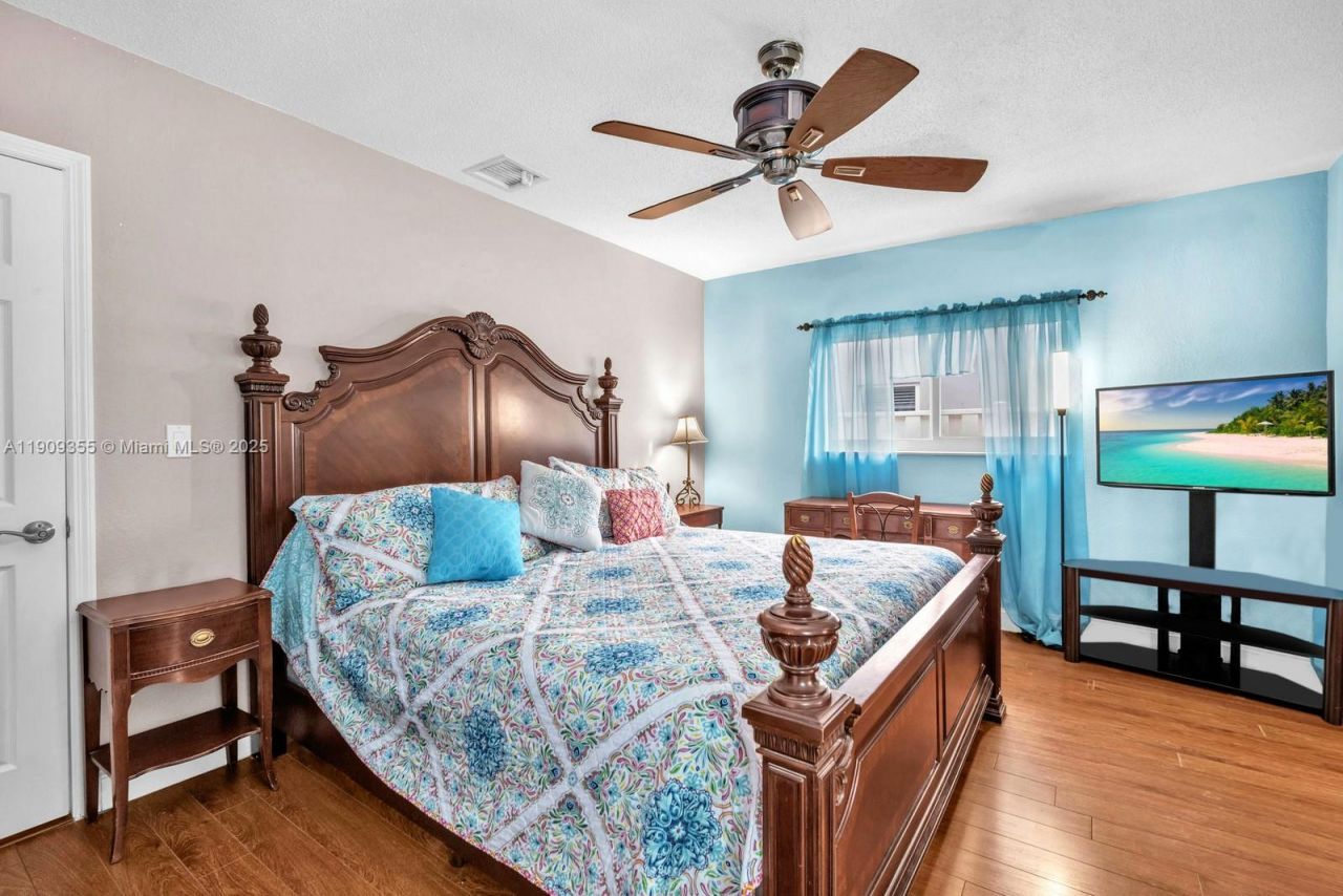 911 NW 135th Way, Sunrise, FL 33325 Photo