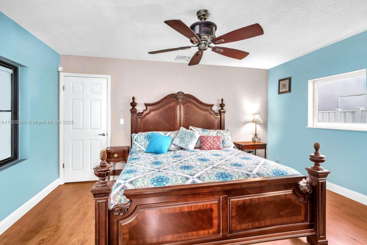 911 NW 135th Way, Sunrise, FL 33325 Photo