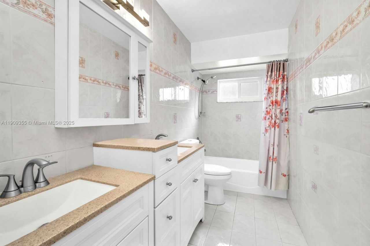 911 NW 135th Way, Sunrise, FL 33325 Photo