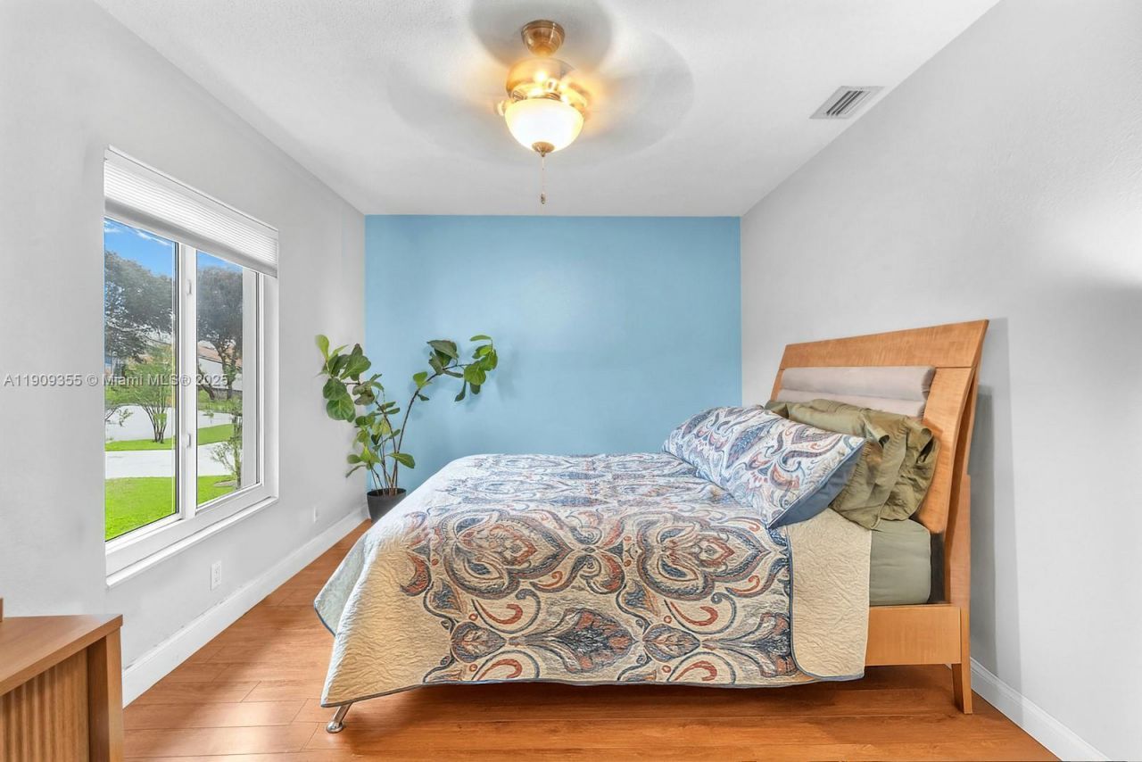 911 NW 135th Way, Sunrise, FL 33325 Photo