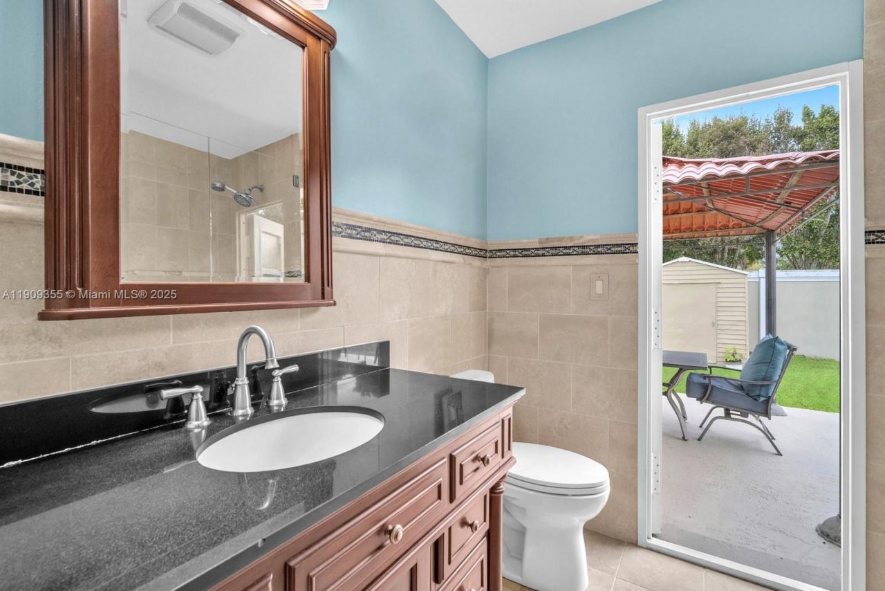 911 NW 135th Way, Sunrise, FL 33325 Photo