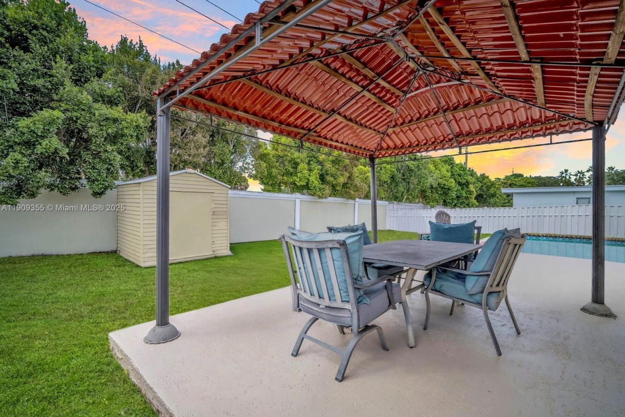 911 NW 135th Way, Sunrise, FL 33325 Photo