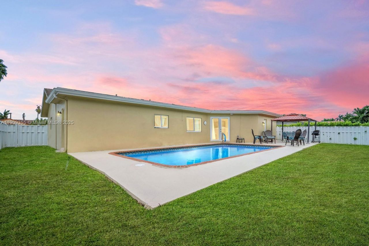 911 NW 135th Way, Sunrise, FL 33325 Photo