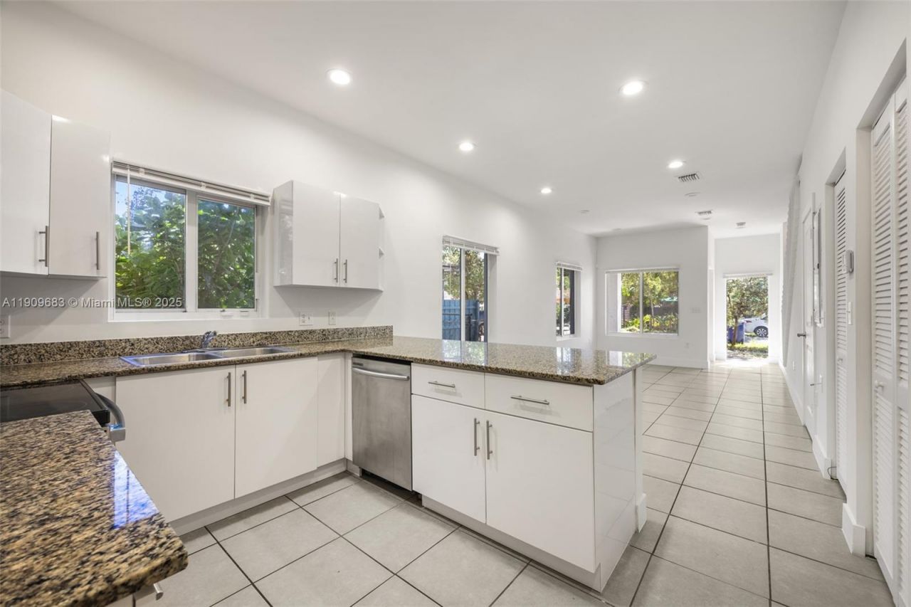 Please Call For Address, Miami, FL 33150 Photo