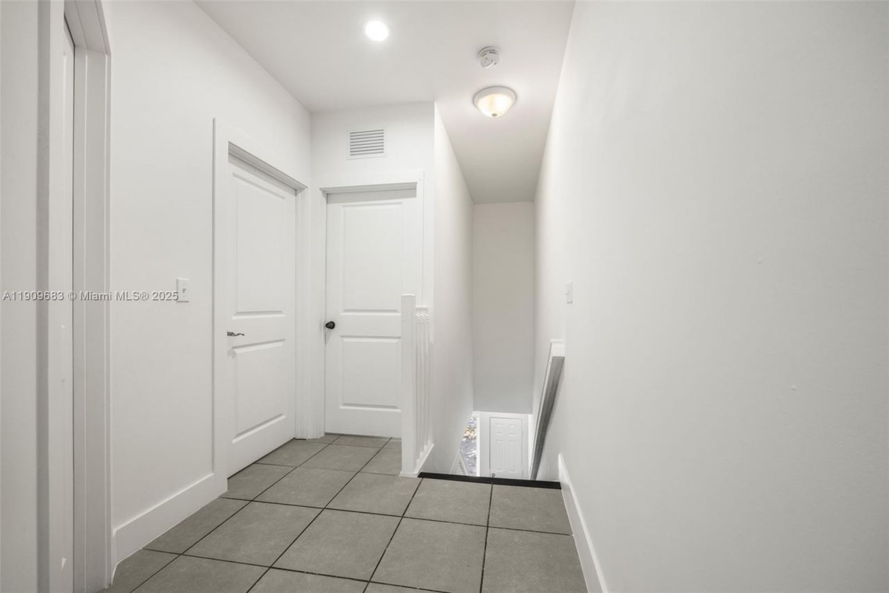 Please Call For Address, Miami, FL 33150 Photo