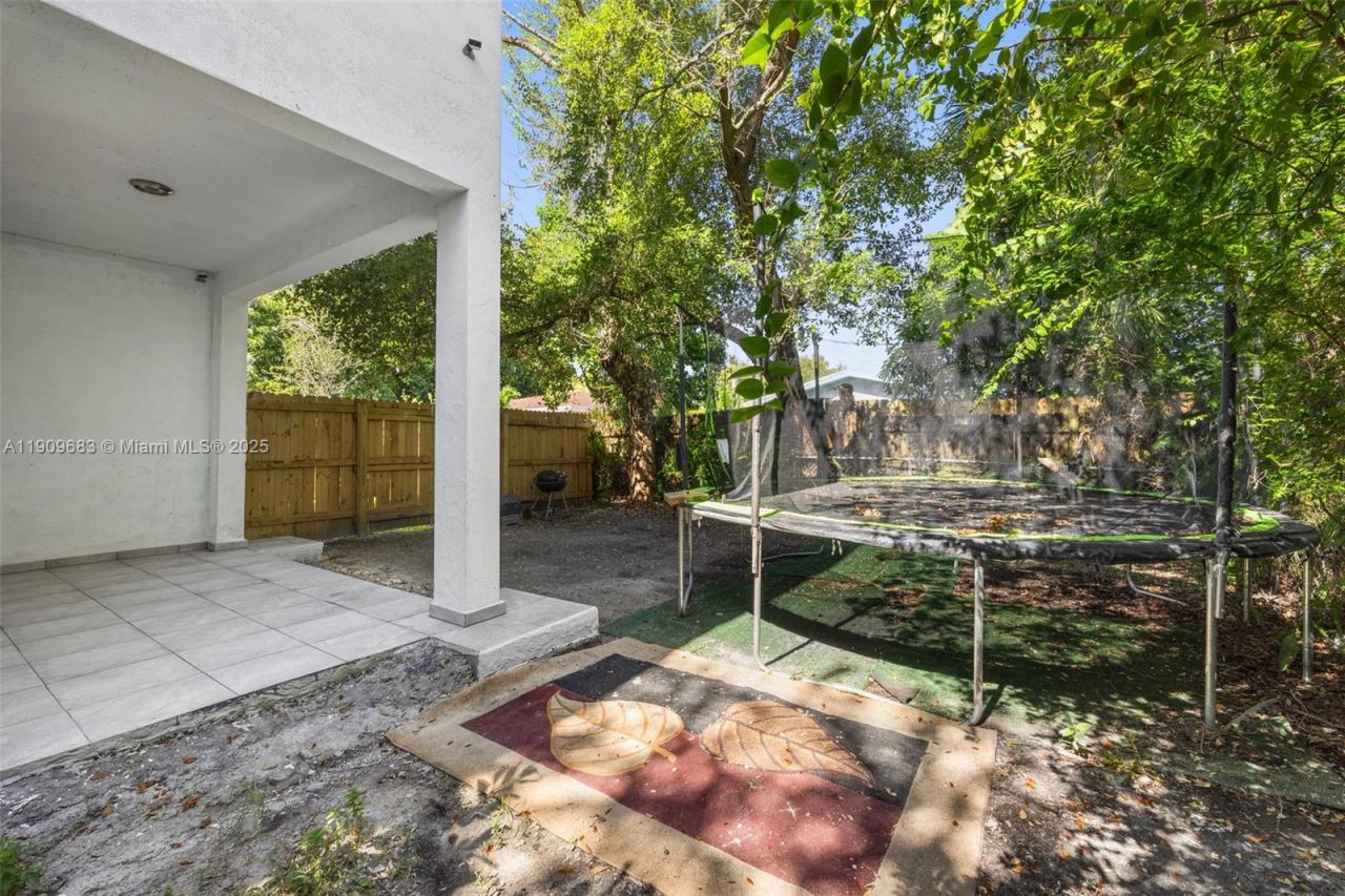 Please Call For Address, Miami, FL 33150 Photo