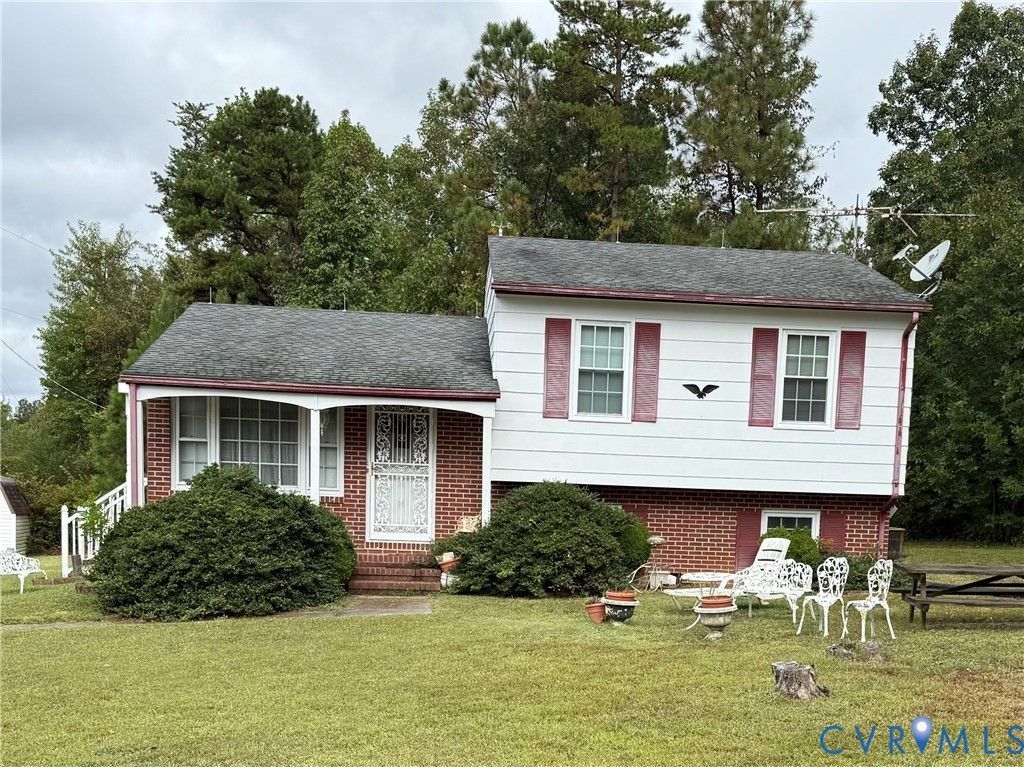 1455 Indian Oak Road, Crewe, VA 23930 Main Photo