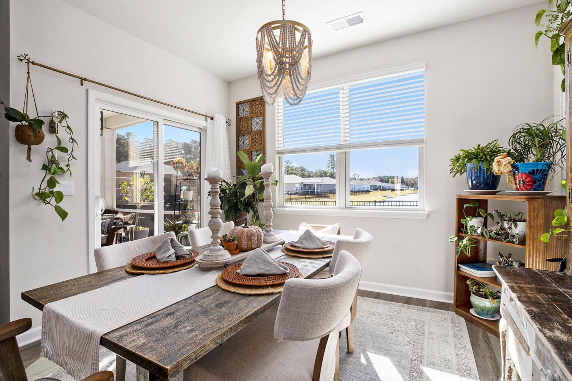 409 Samara Dr. Photo 10