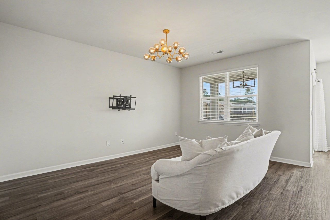 409 Samara Dr. Photo 10