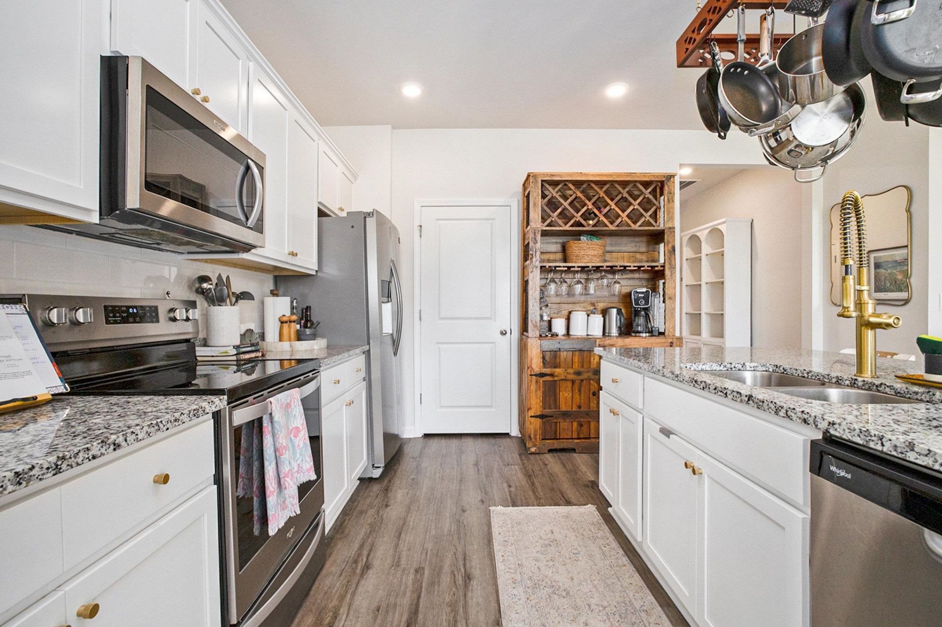 409 Samara Dr. Photo 14