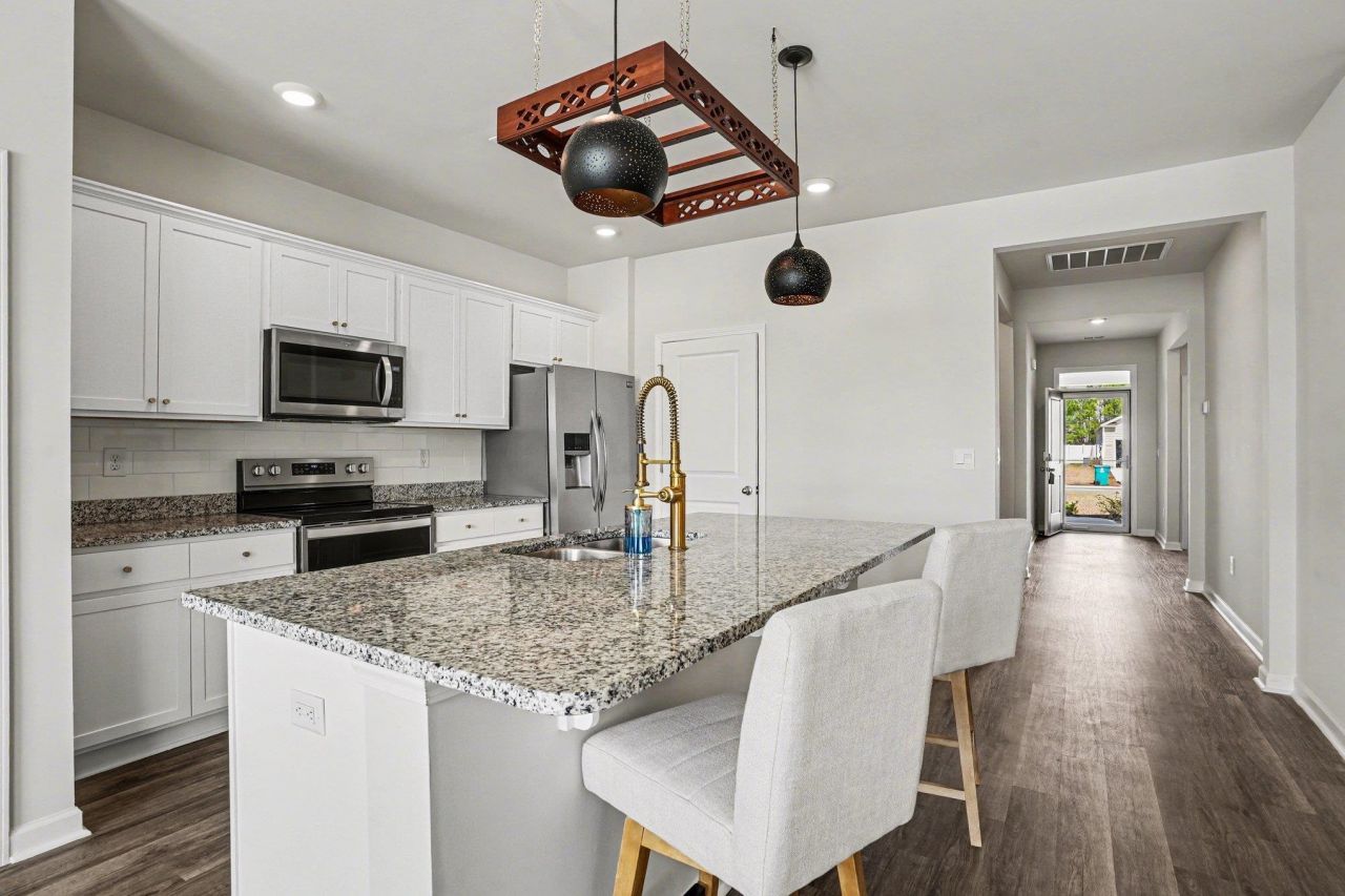 409 Samara Dr. Photo 14