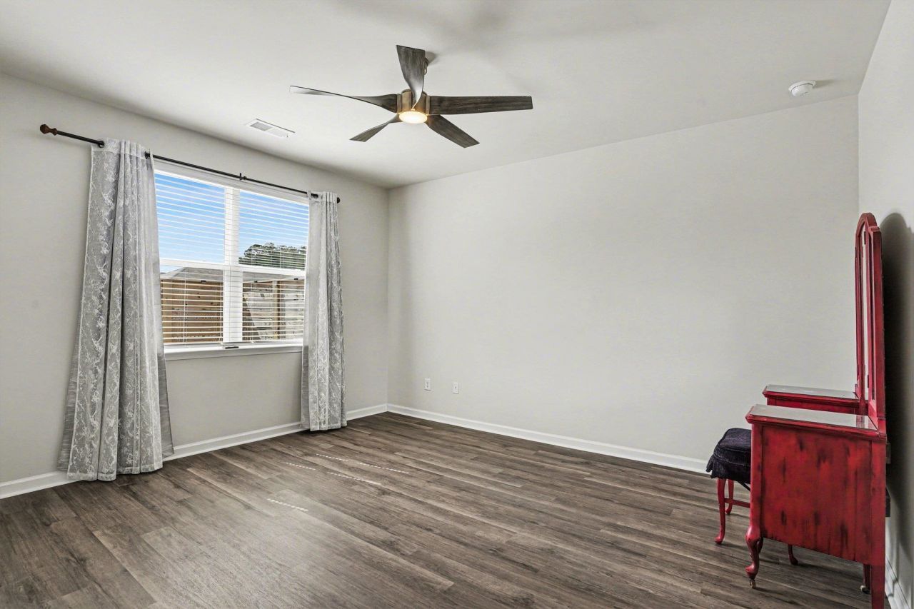 409 Samara Dr. Photo 18