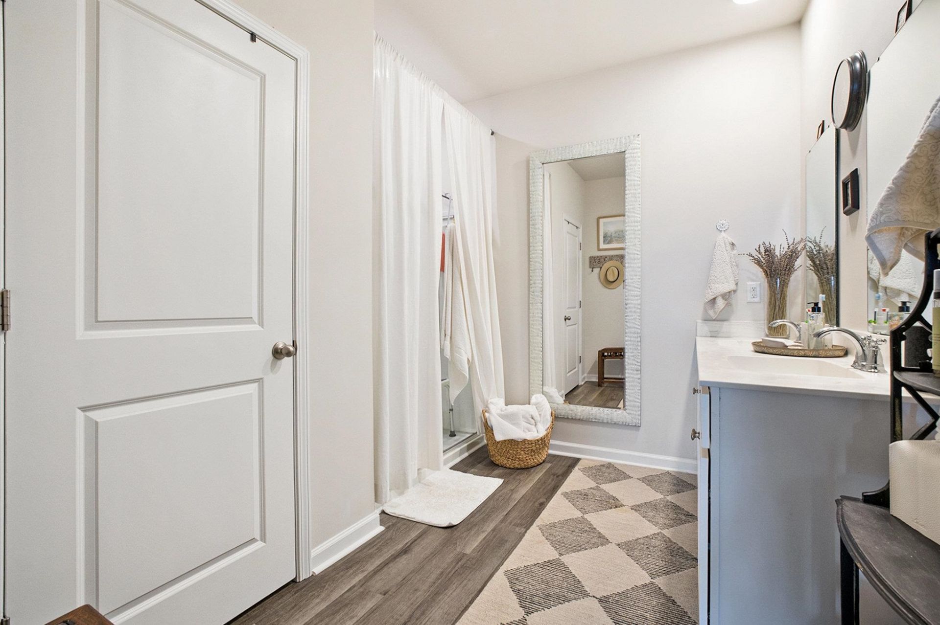 409 Samara Dr. Photo 19