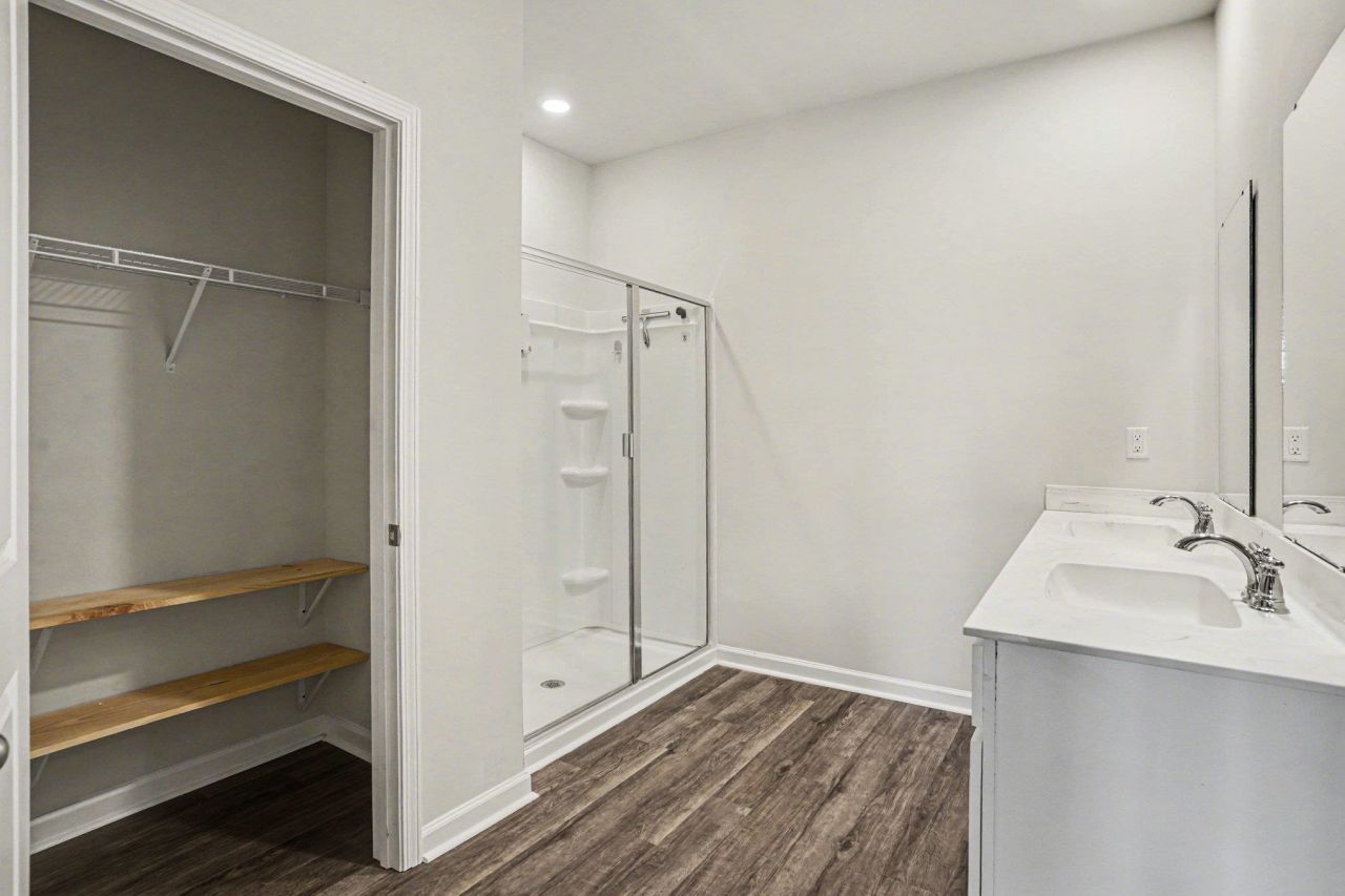 409 Samara Dr. Photo 21