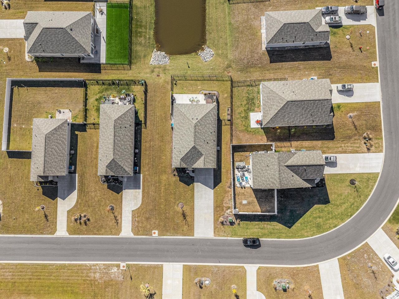 409 Samara Dr. Photo 37