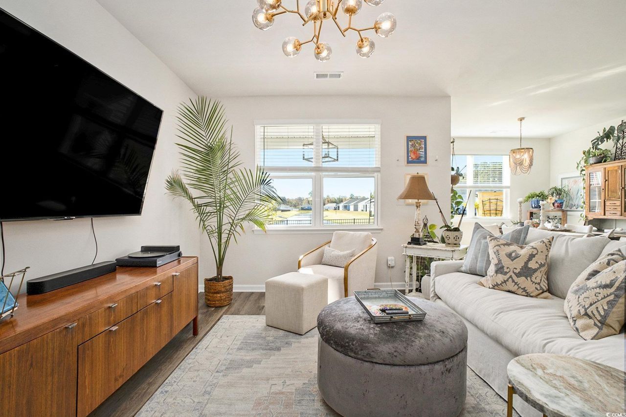 409 Samara Dr. Photo 8