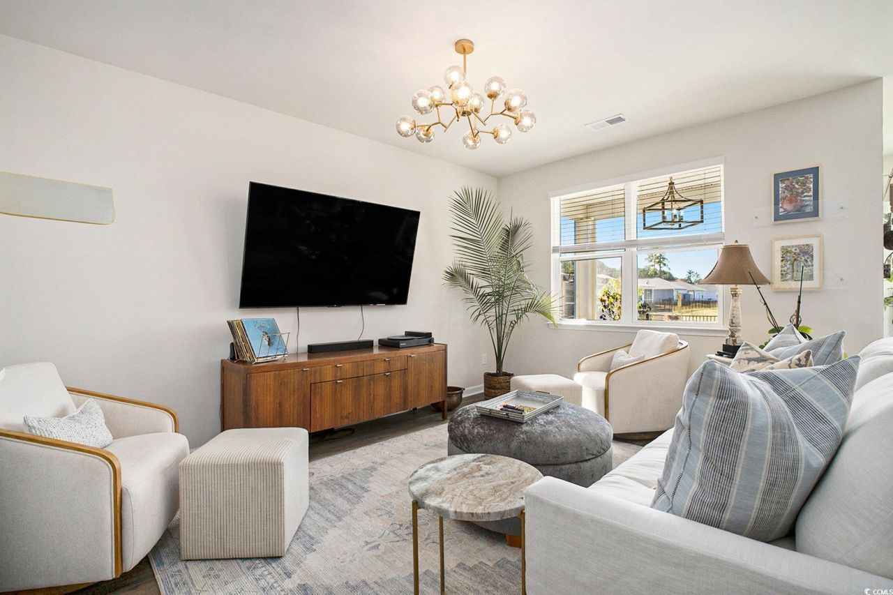 409 Samara Dr. Photo 8