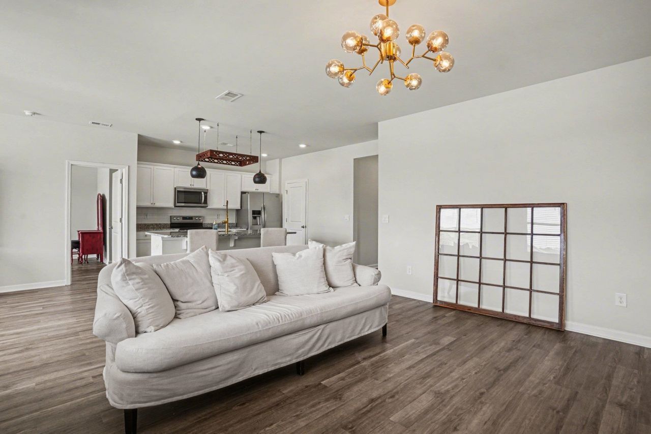 409 Samara Dr. Photo 9