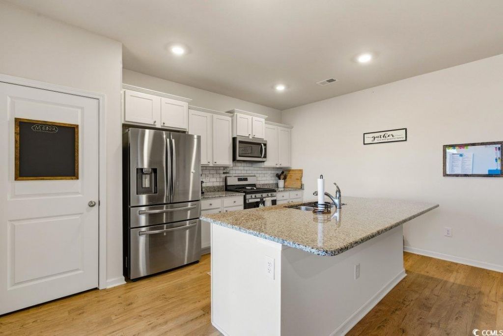 2900 Pegasus Place Photo 6