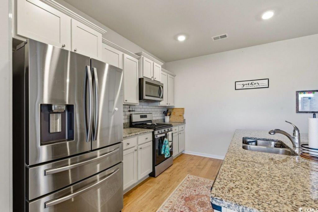 2900 Pegasus Place Photo 7