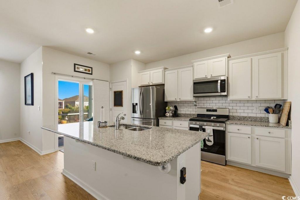 2900 Pegasus Place Photo 9