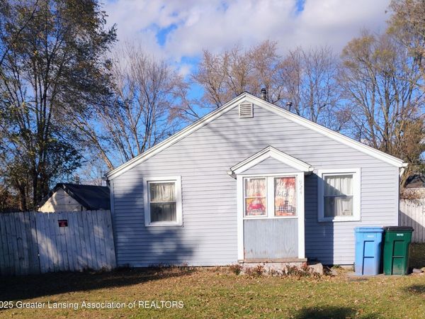 924 Loa Street, Lansing, MI 48910