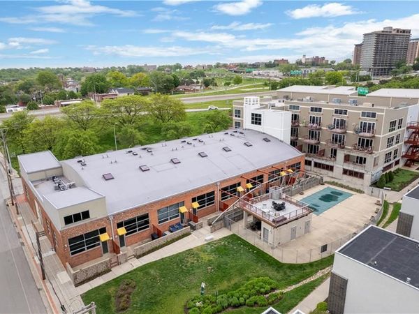 522 LOCUST Lane, Unit 110, Kansas City, MO 64106