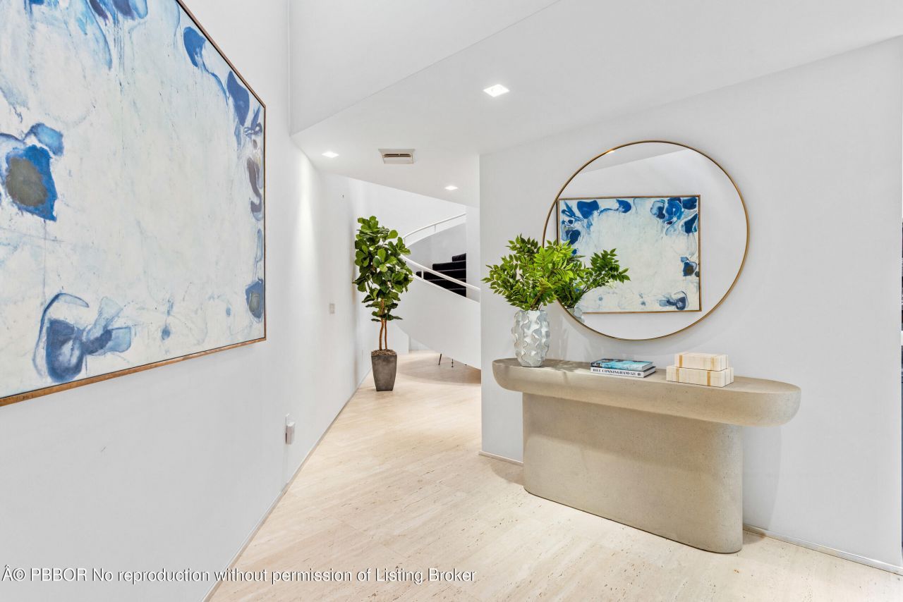 2 Sloans Curve Drive, Unit ., Palm Beach, FL 33480 Photo