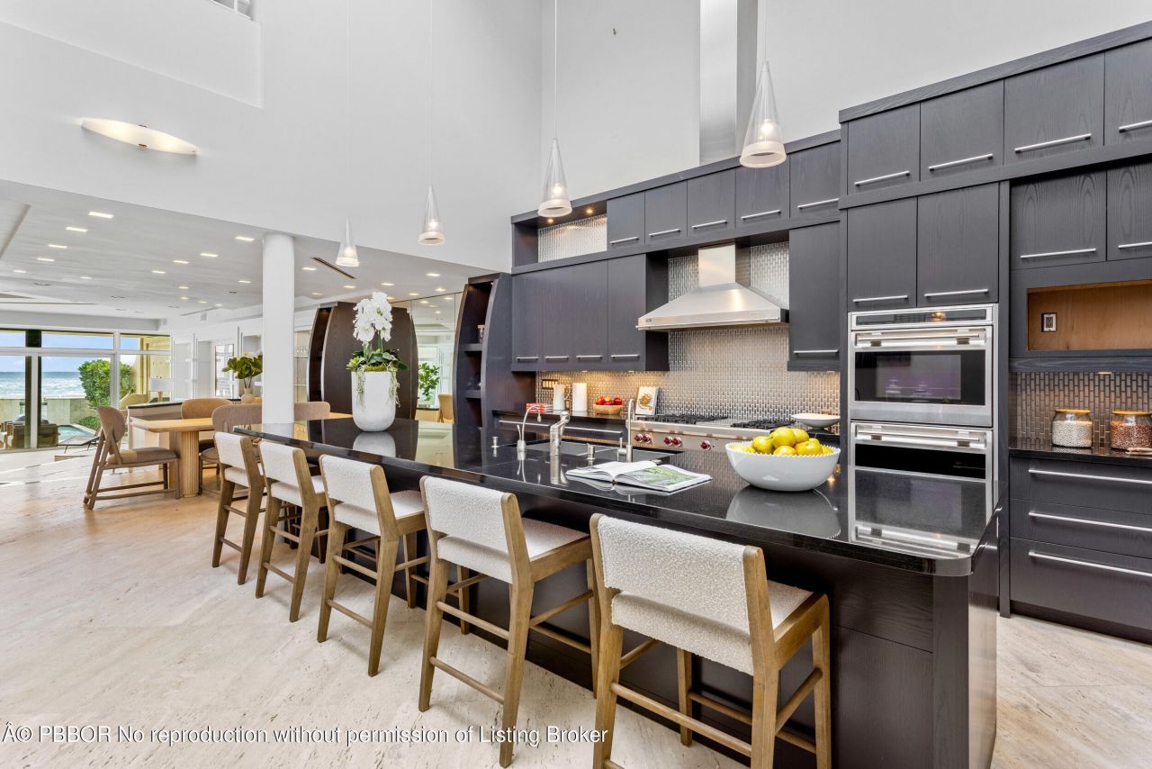 2 Sloans Curve Drive, Unit ., Palm Beach, FL 33480 Photo