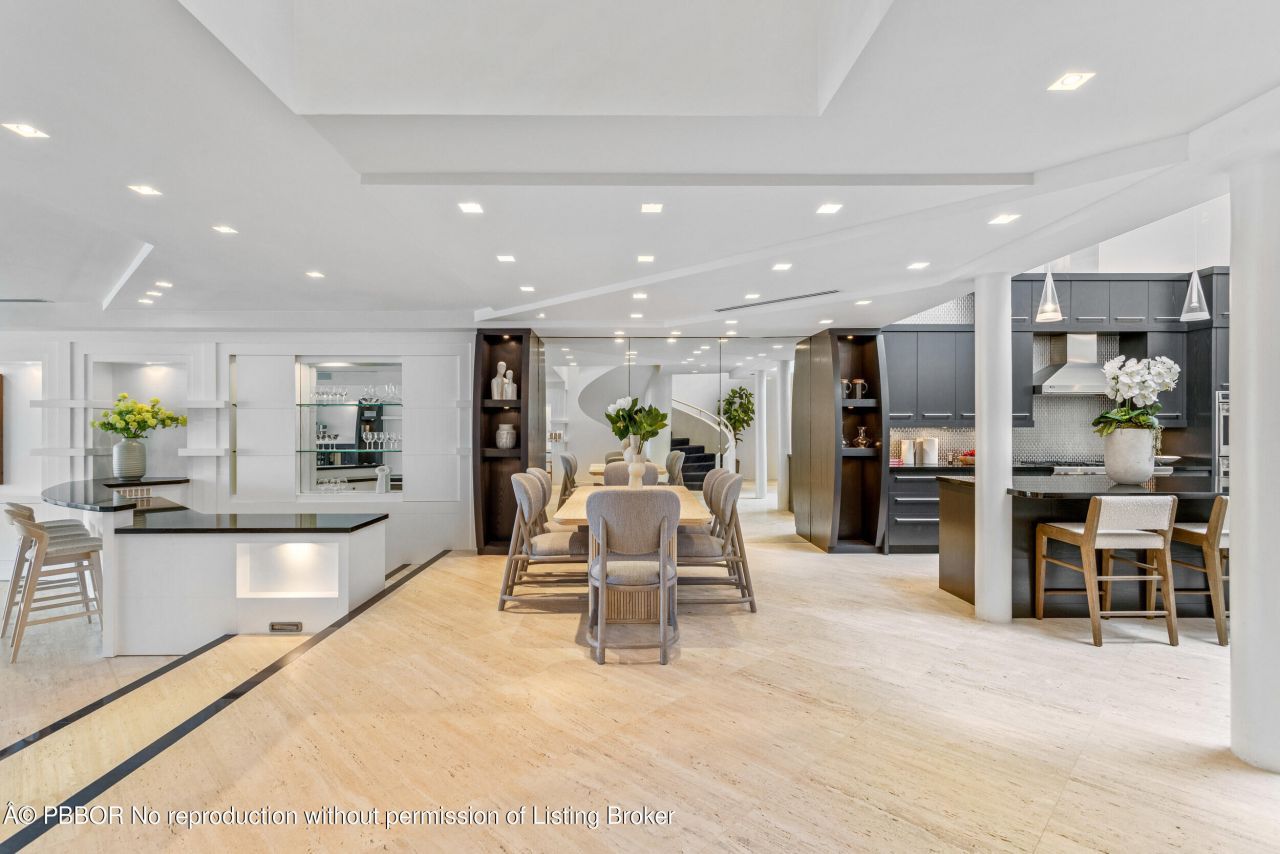 2 Sloans Curve Drive, Unit ., Palm Beach, FL 33480 Photo